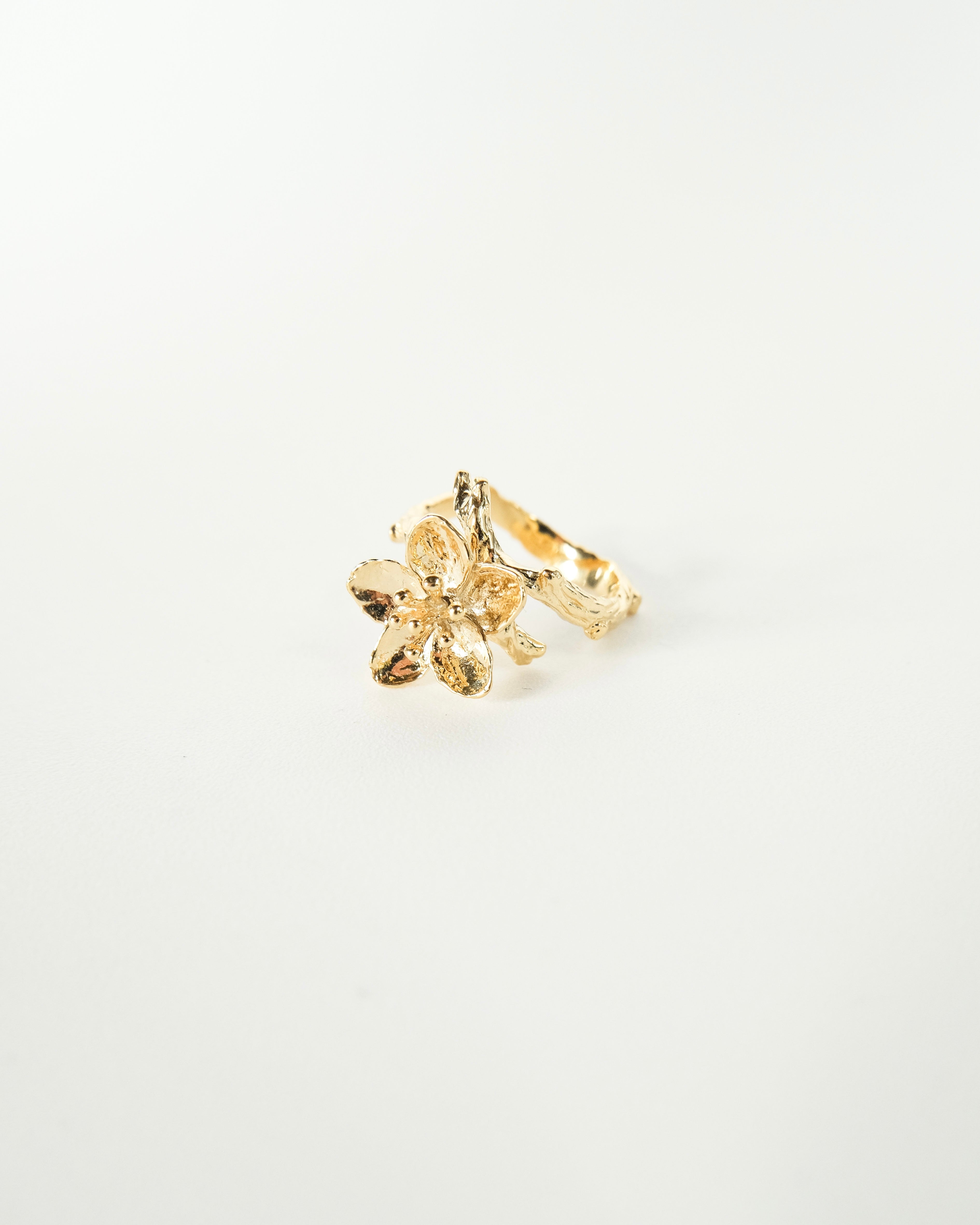 Anillo entre flor - Cecelia