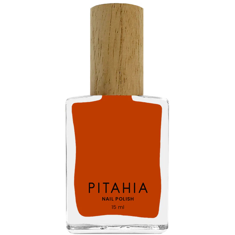 Red nail polishes - Pitahia
