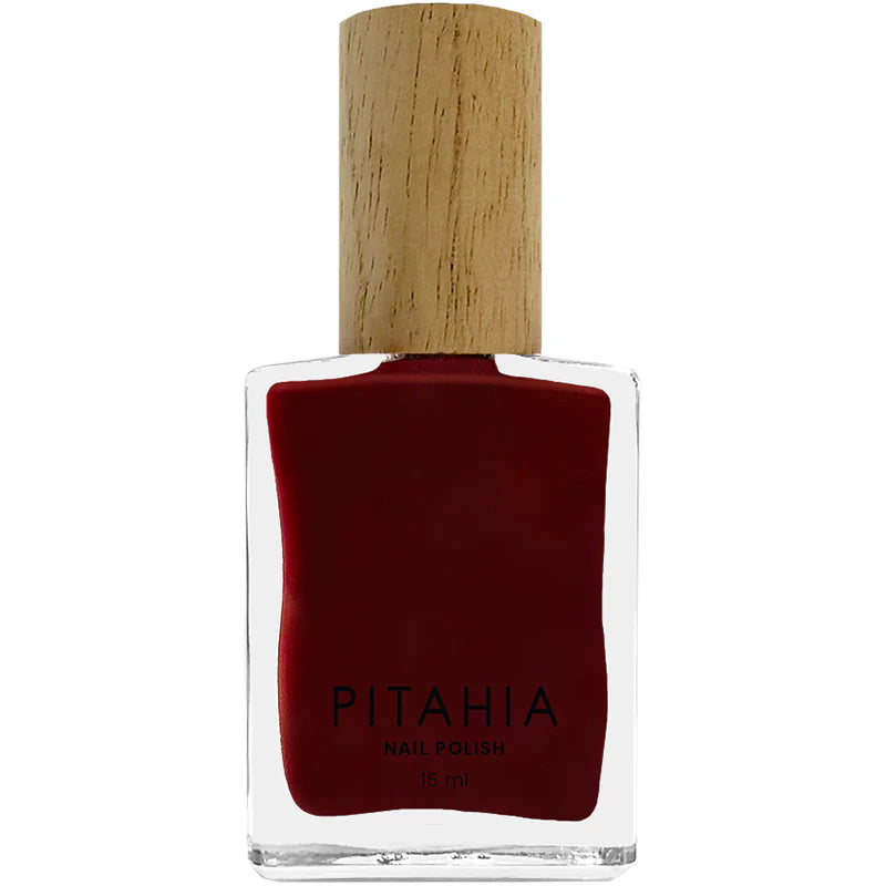 Red nail polishes - Pitahia