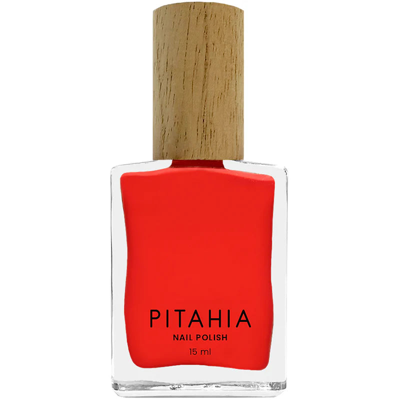 Red nail polishes - Pitahia
