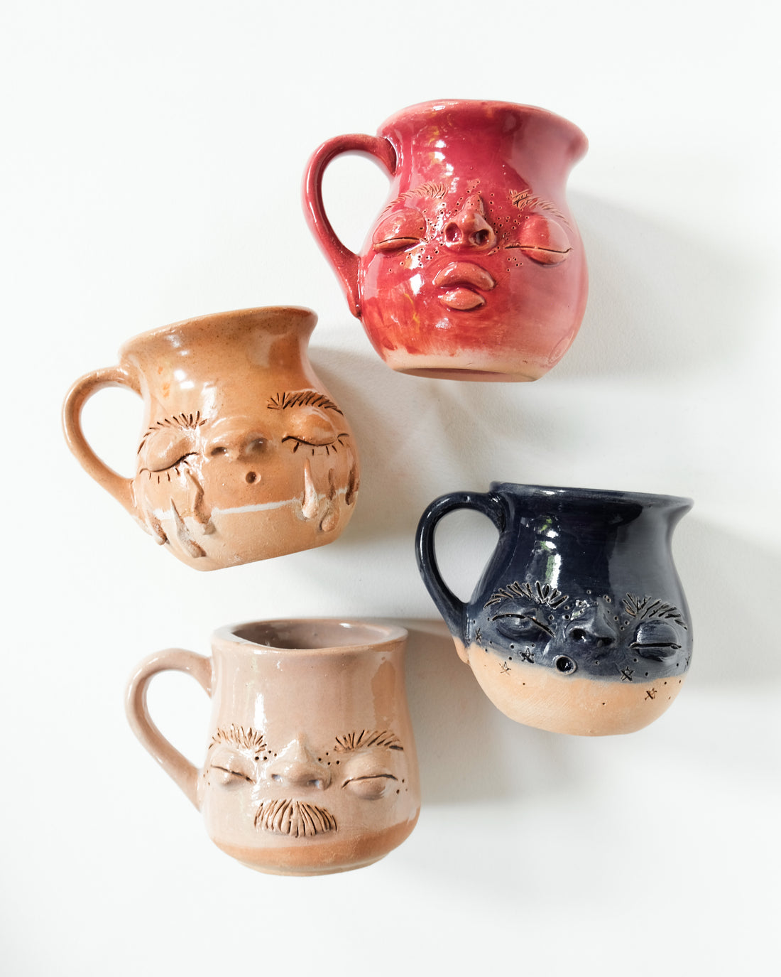 Taza de Carita Pera - Tres Tristes Trastos