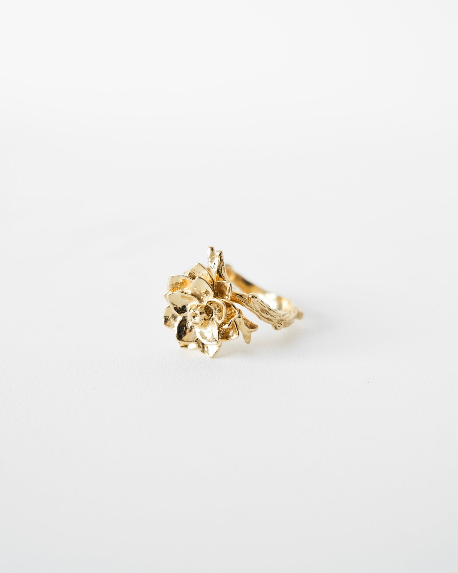 Anillo entre flor - Cecelia