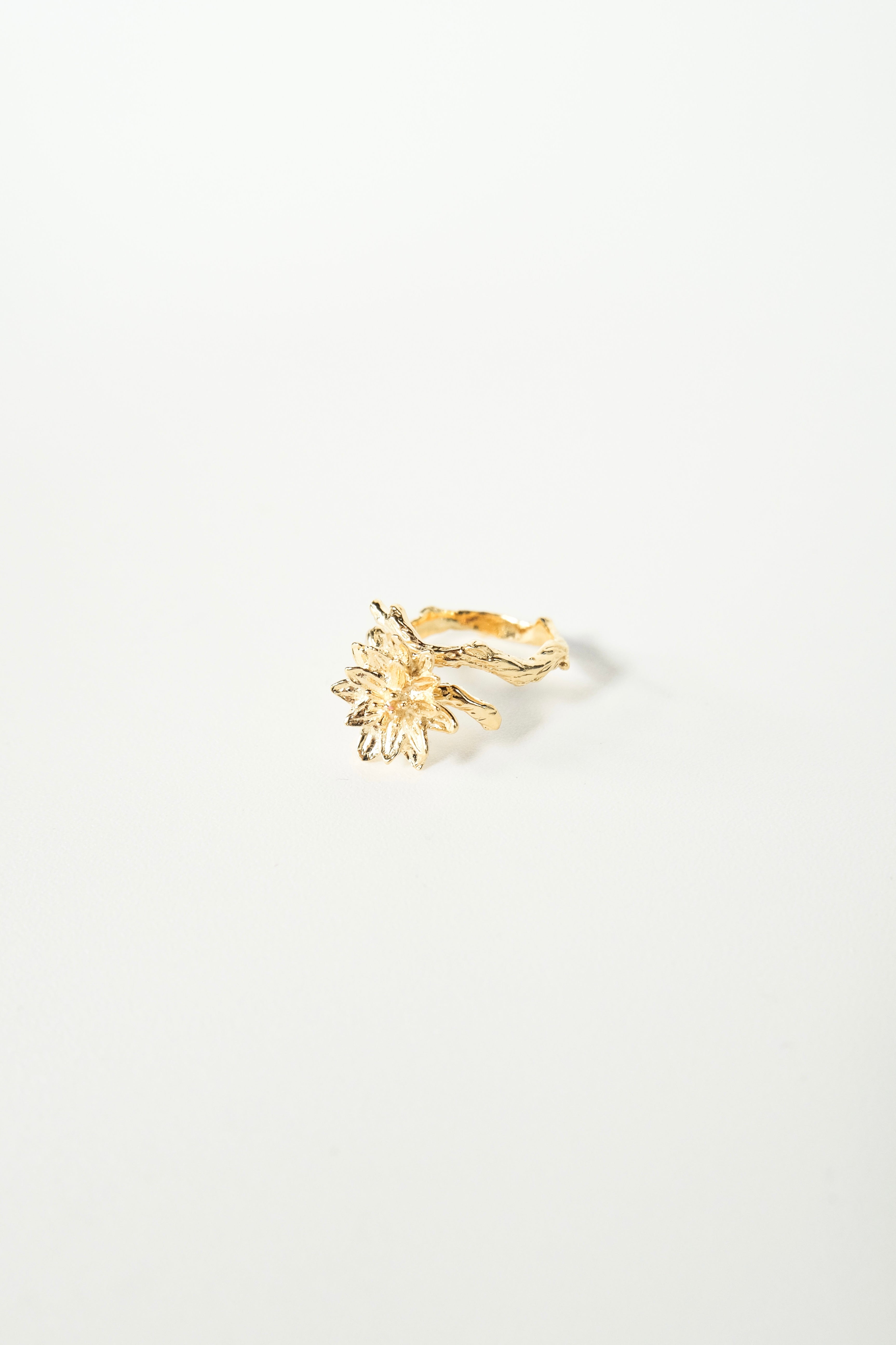 Anillo entre flor - Cecelia