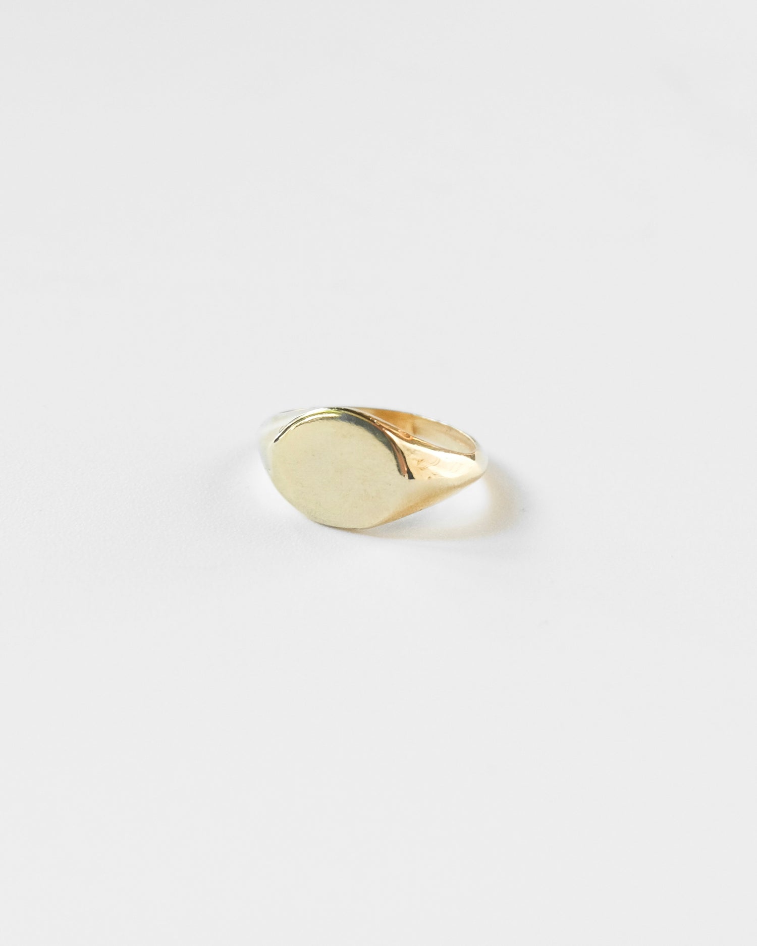 Signet ring - And.vibes