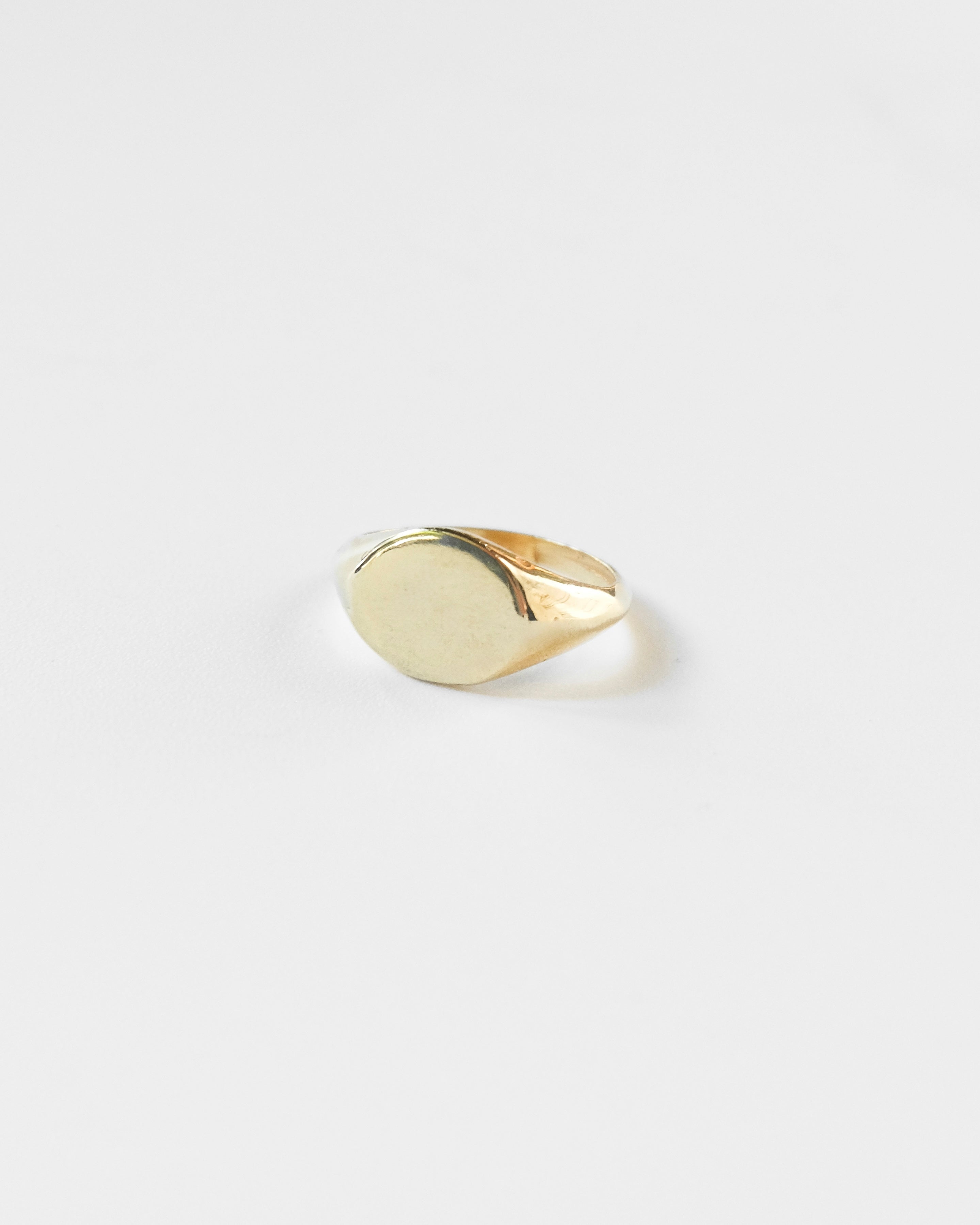 Signet ring - And.vibes