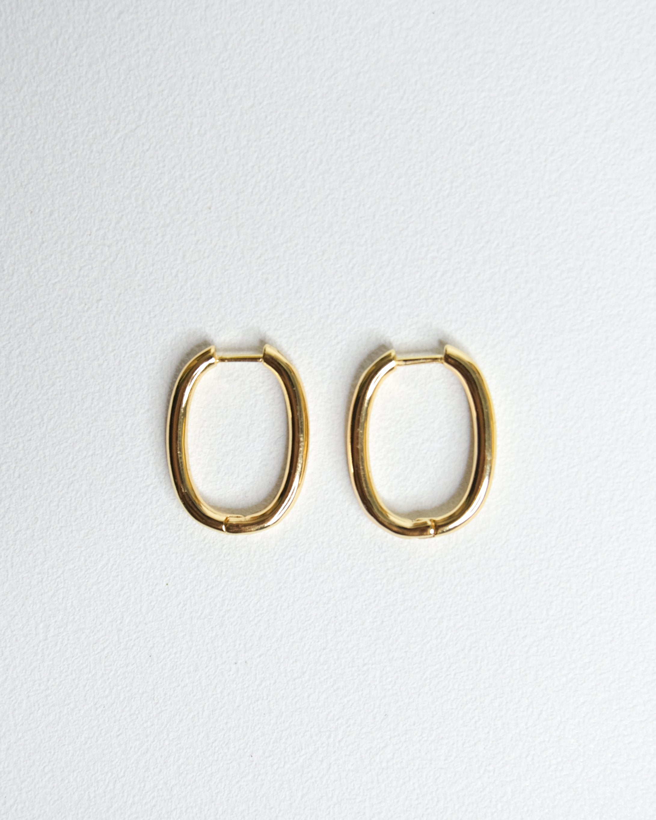 Oval Clip Hoop - Cecelia