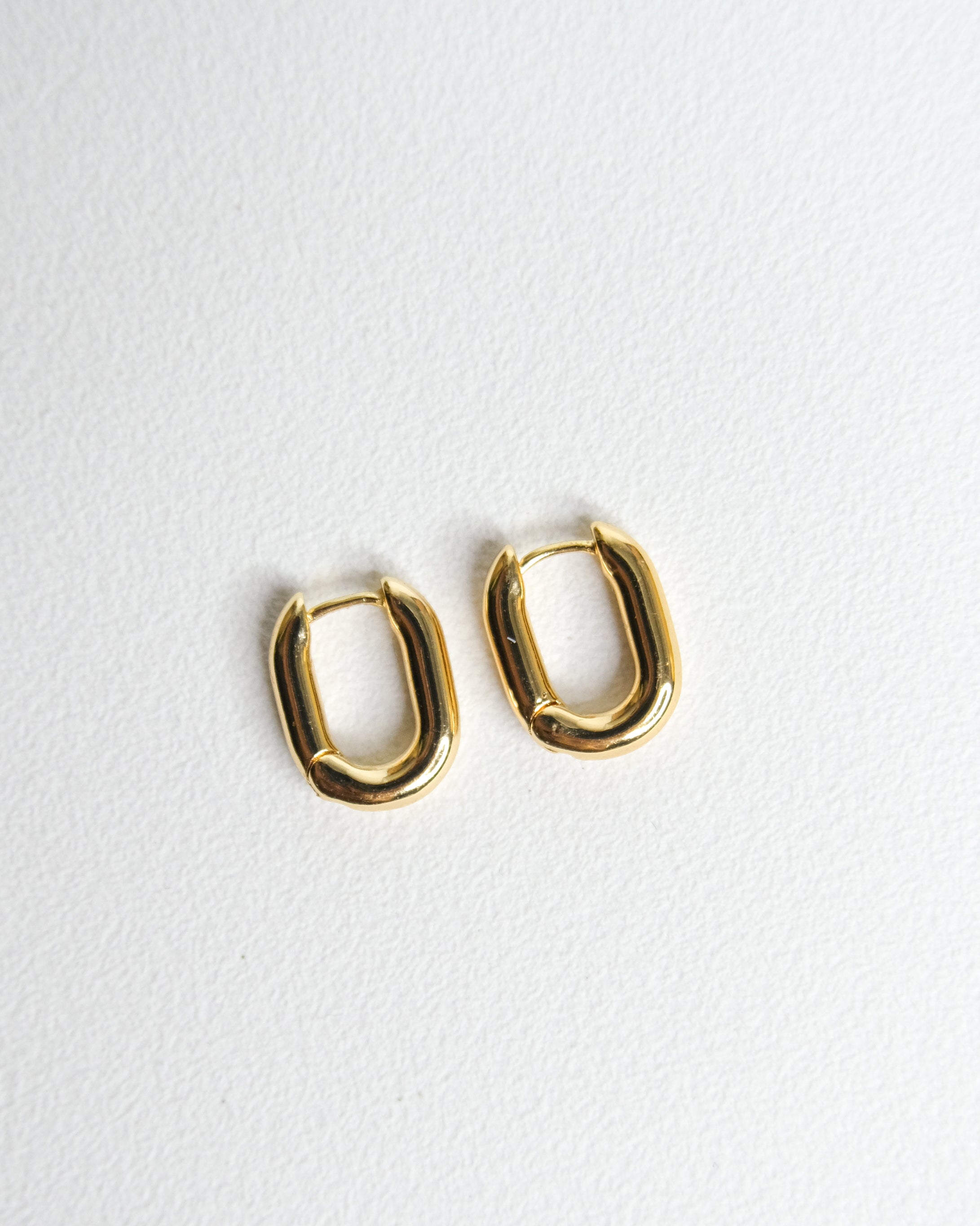 Oval Clip Hoop - Cecelia