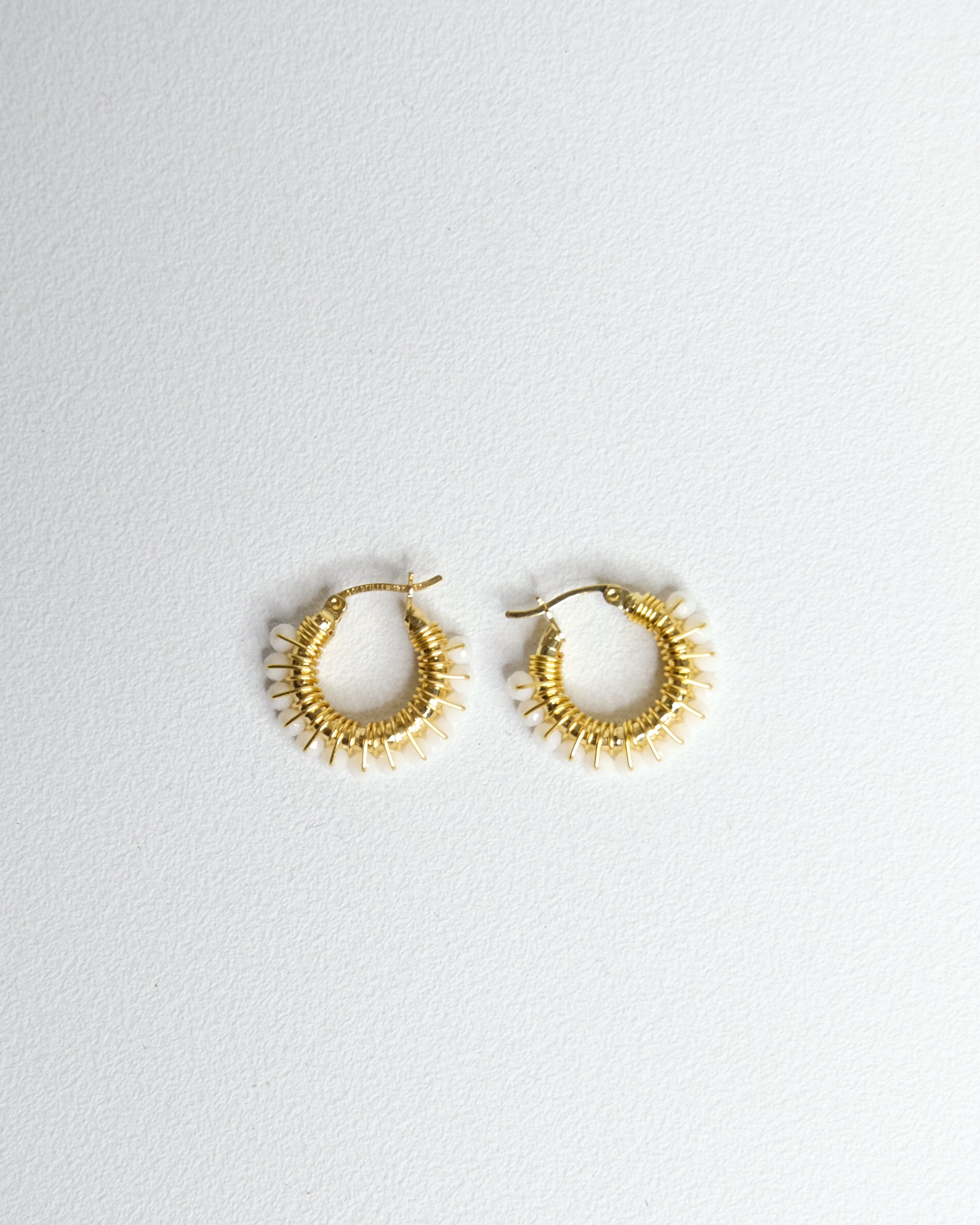 Arracada mini de piedras - Cecelia