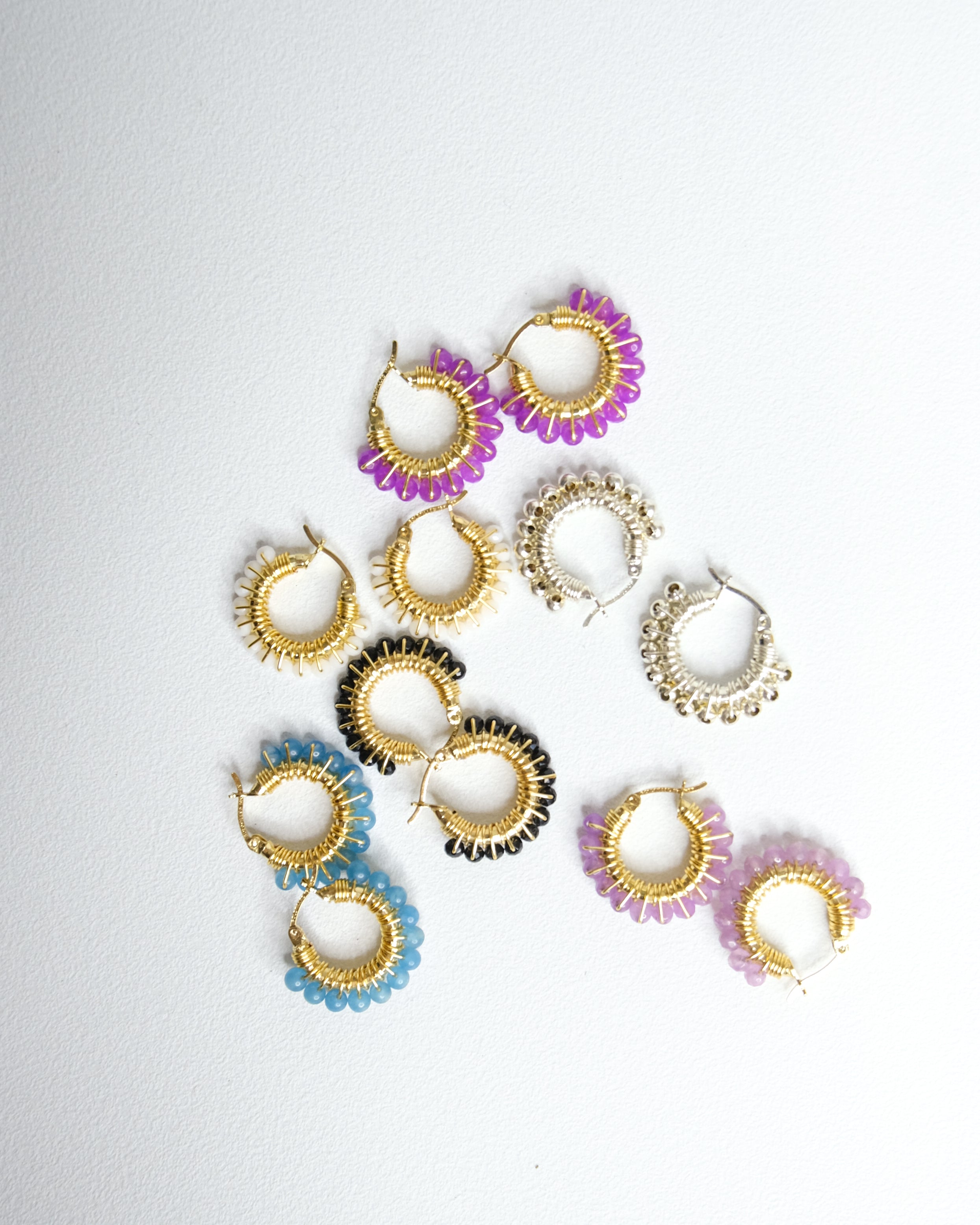 Arracada mini de piedras - Cecelia