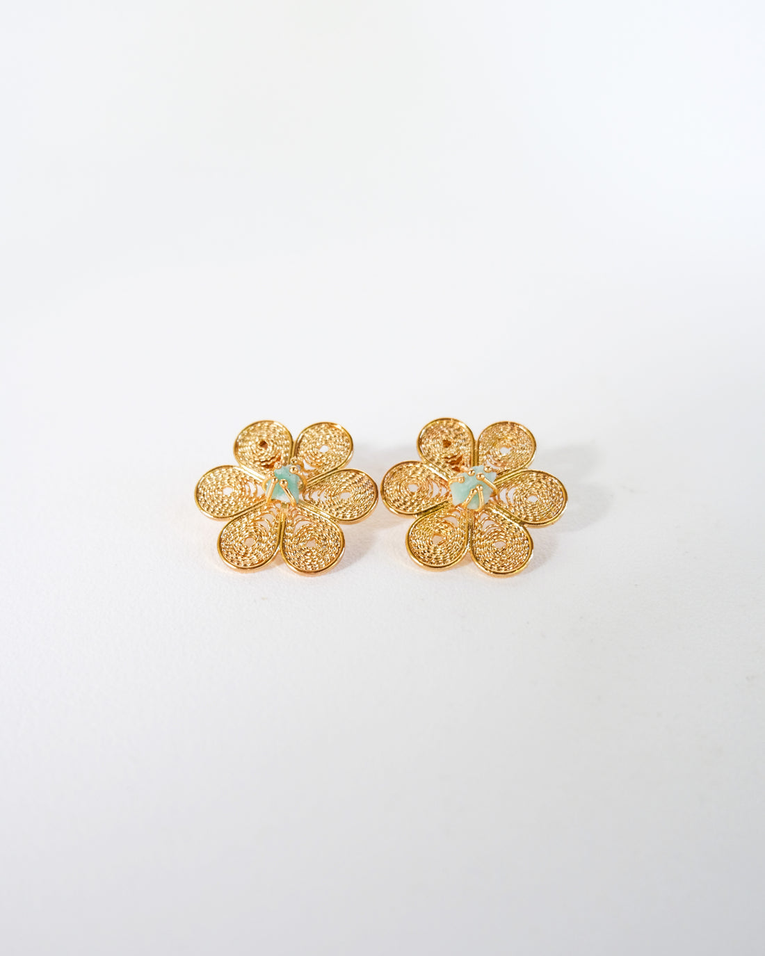 Filigree Dahlia - Cecelia