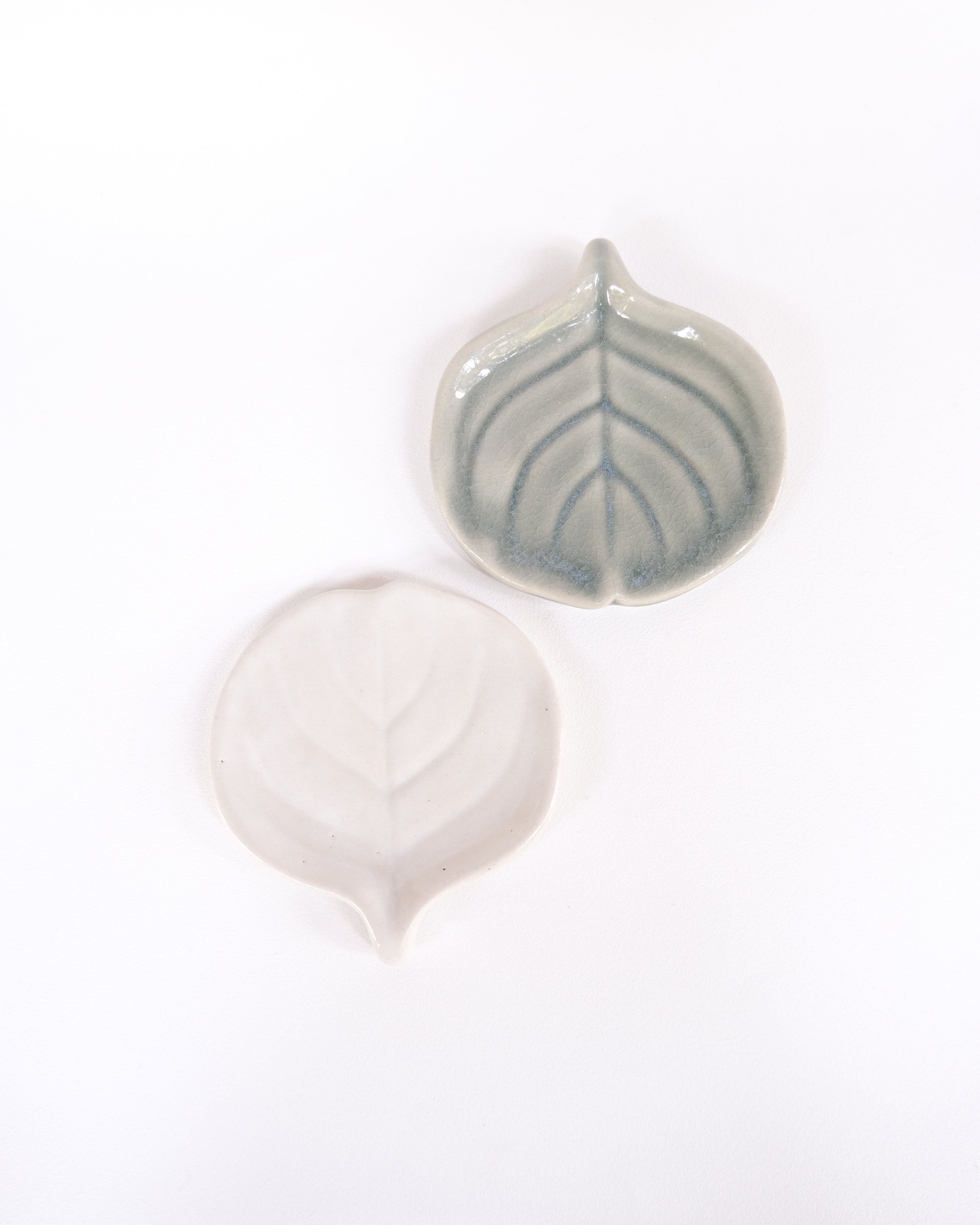 Grape Leaf - Hyacinth Pottery