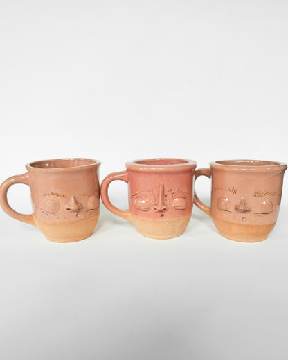 Almond Face Mug - Tres Tristes Trastos