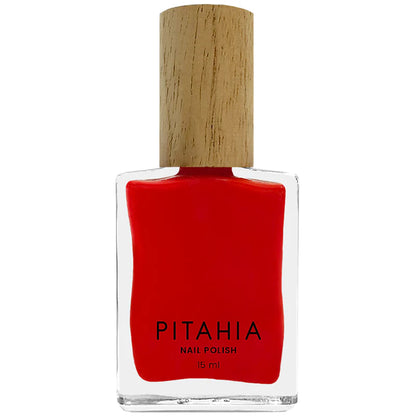 Red nail polishes - Pitahia