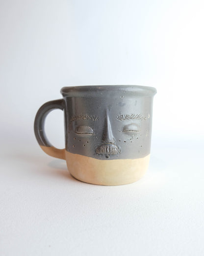 Taza de Carita Cuadrada - Tres Tristes Trastos