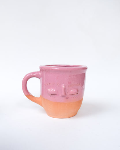 Taza de Carita Almendra - Tres Tristes Trastos